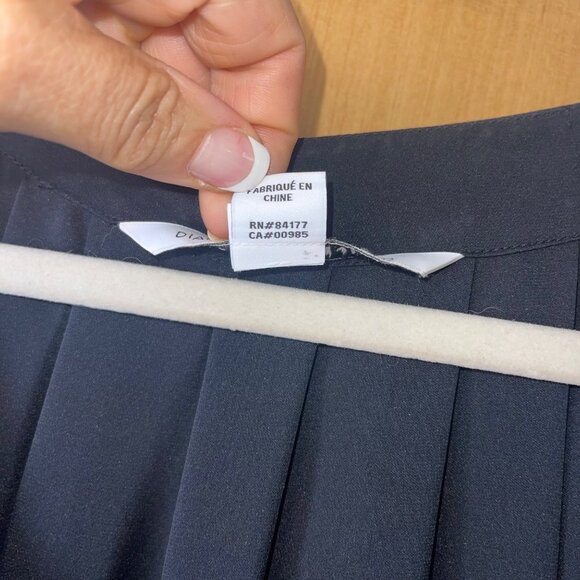 Diane Von Furstenburg Womens Top Size 4 Black V Neck Long Sleeve Casual - Picture 9 of 16